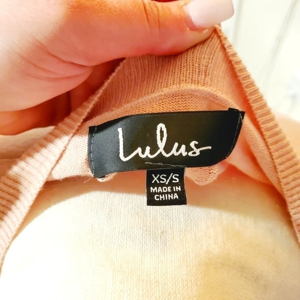 Lulu's | Oversized V-neck Sweater - Picture 4 of 6